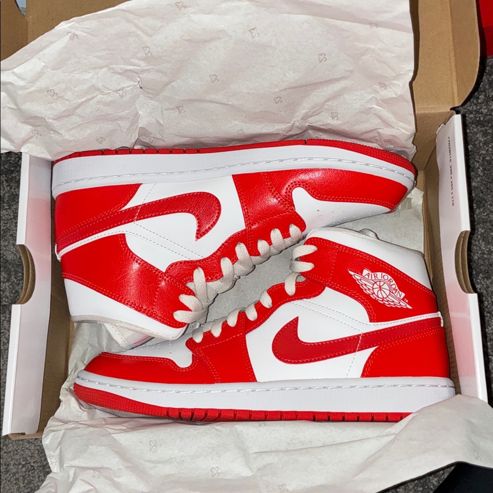Jordan 1 Mid WMNS White and Habanero Red